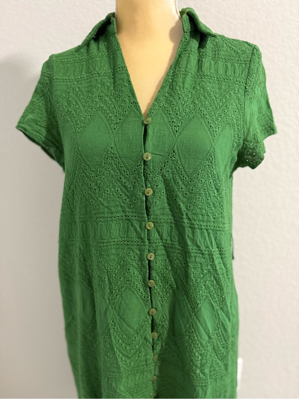 Chicwish Emerald Eyelet Belted Midi Dress - Picture 5 of 11